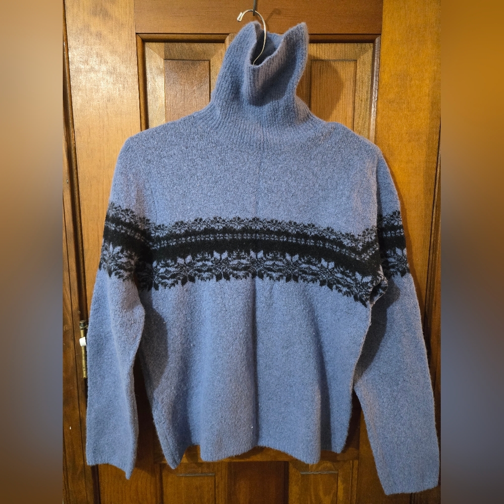 JEANNE PIERRE Blue Turtleneck Sweater with Black Snowflake Pattern